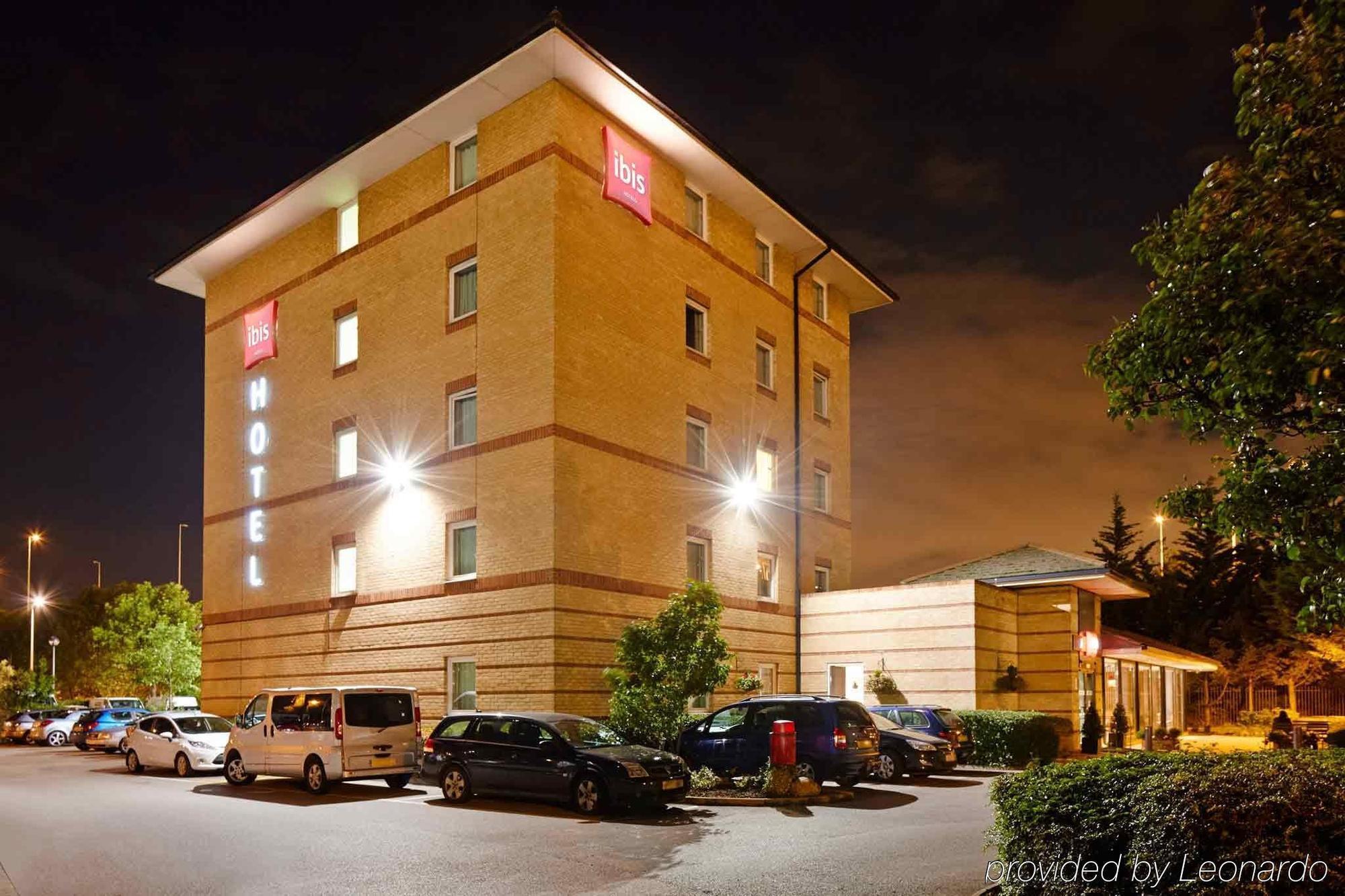 Ibis London Thurrock M25 Grays Bagian luar foto